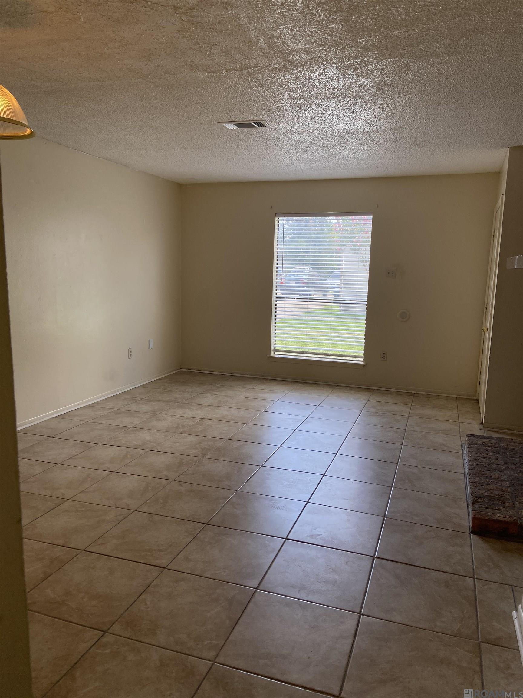 1941 Southpointe Dr, Baton Rouge, LA, 70808