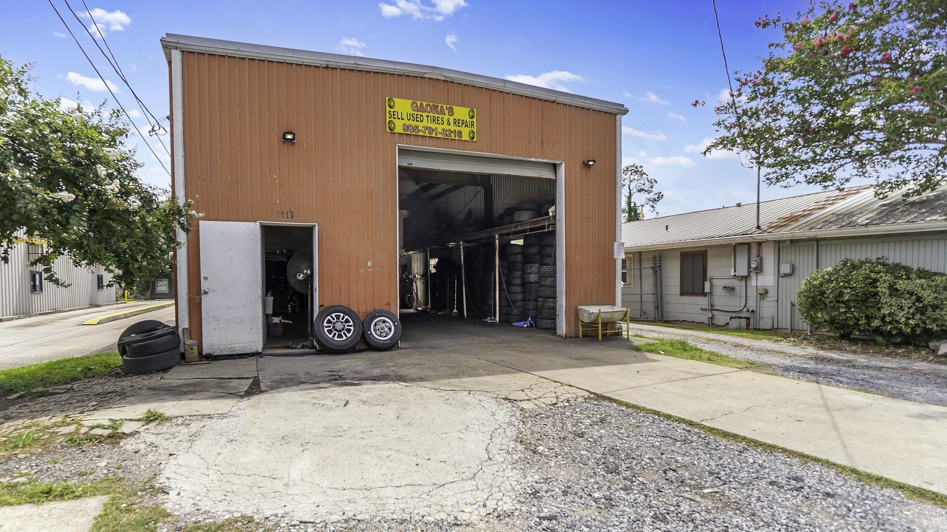 8115 Vincent Rd, Denham Springs, LA, 70726