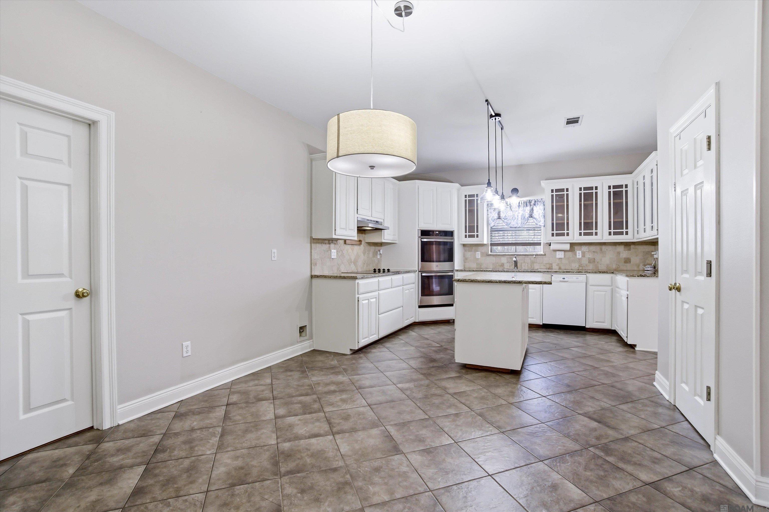 10375 Old Field Rd, St Francisville, LA, 70775