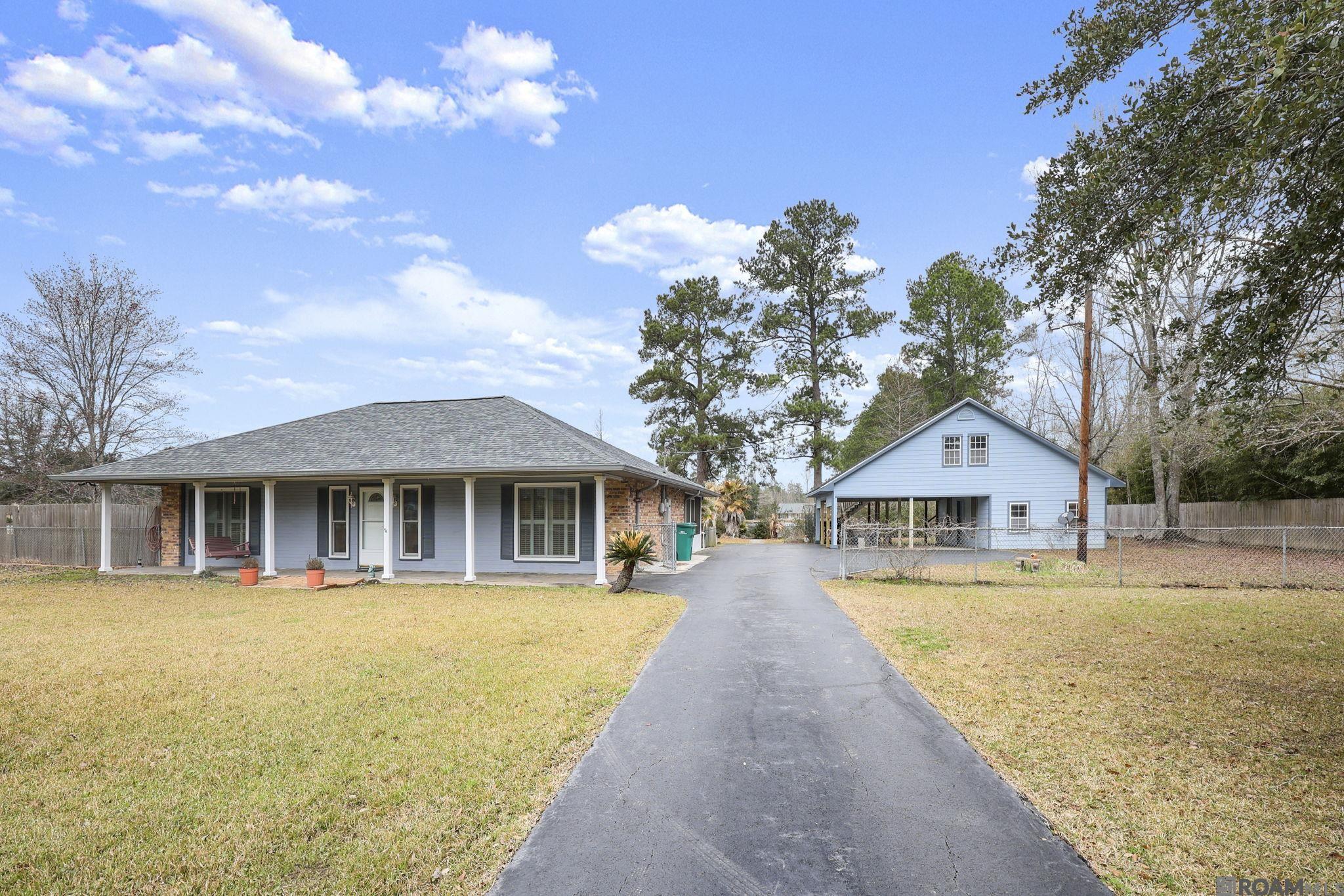 26903 Jill Rd, Holden, LA, 70744