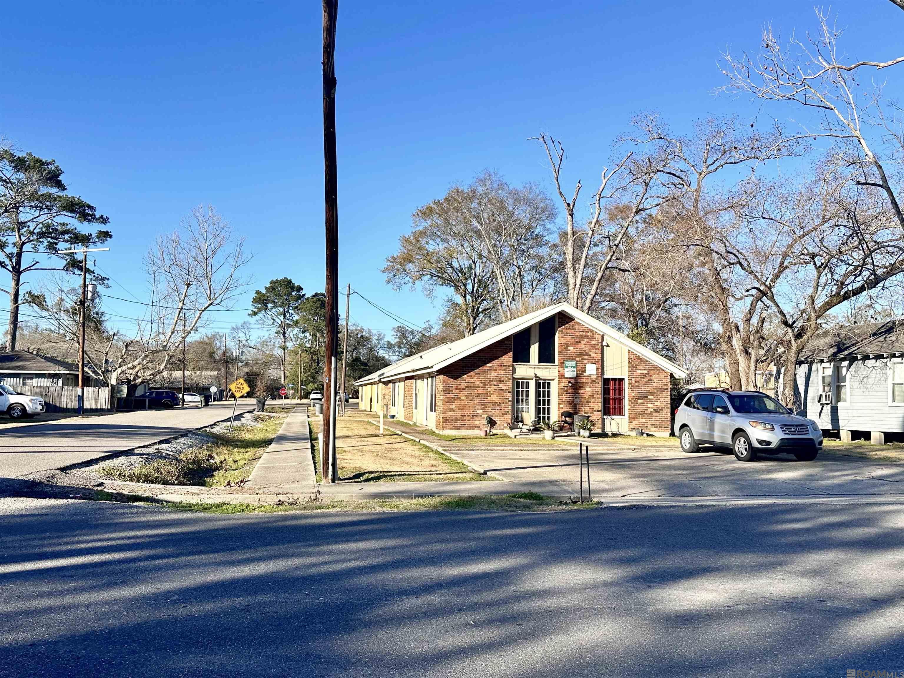 712,716,720,724 N Bullion Ave, Gonzales, LA, 70737