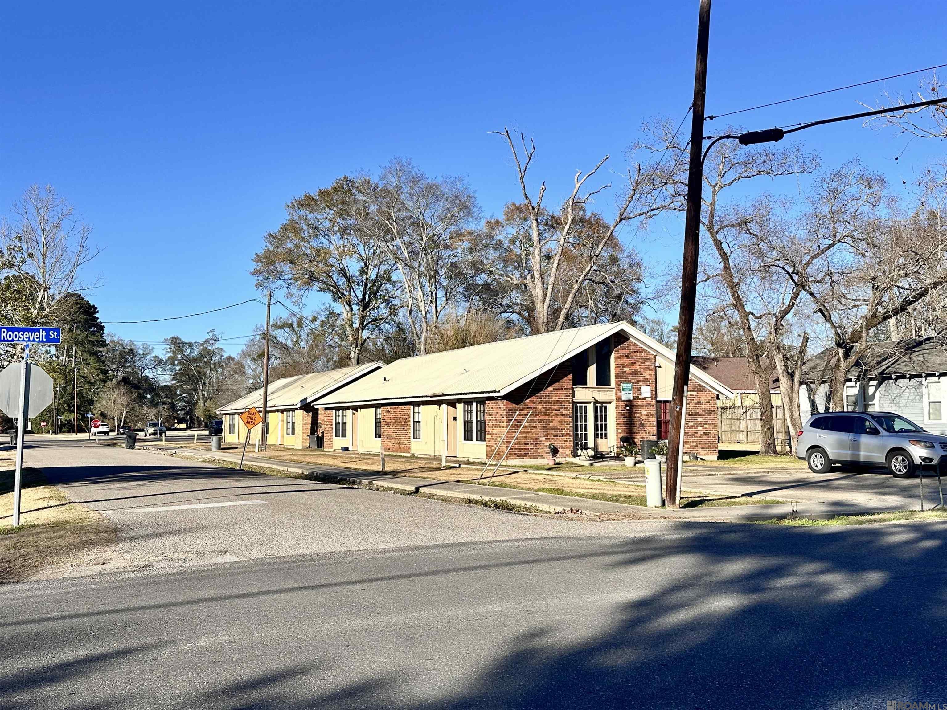 712,716,720,724 N Bullion Ave, Gonzales, LA, 70737