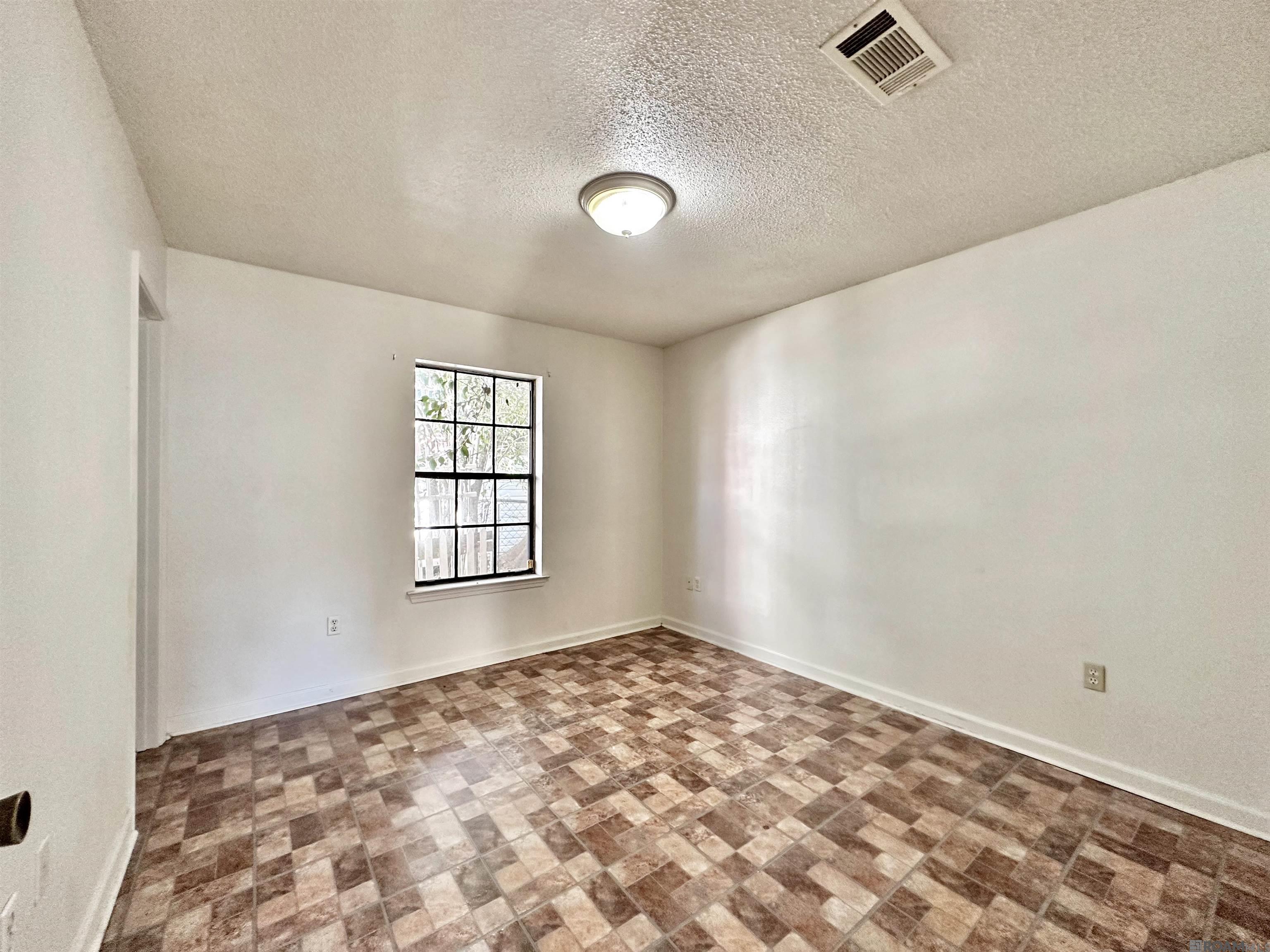 712,716,720,724 N Bullion Ave, Gonzales, LA, 70737