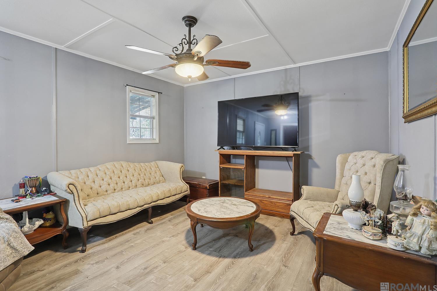 20224 Riverside Rd, Springfield, LA, 70462