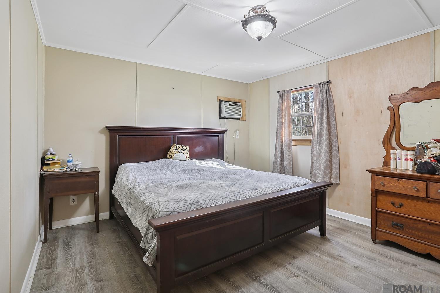 20224 Riverside Rd, Springfield, LA, 70462