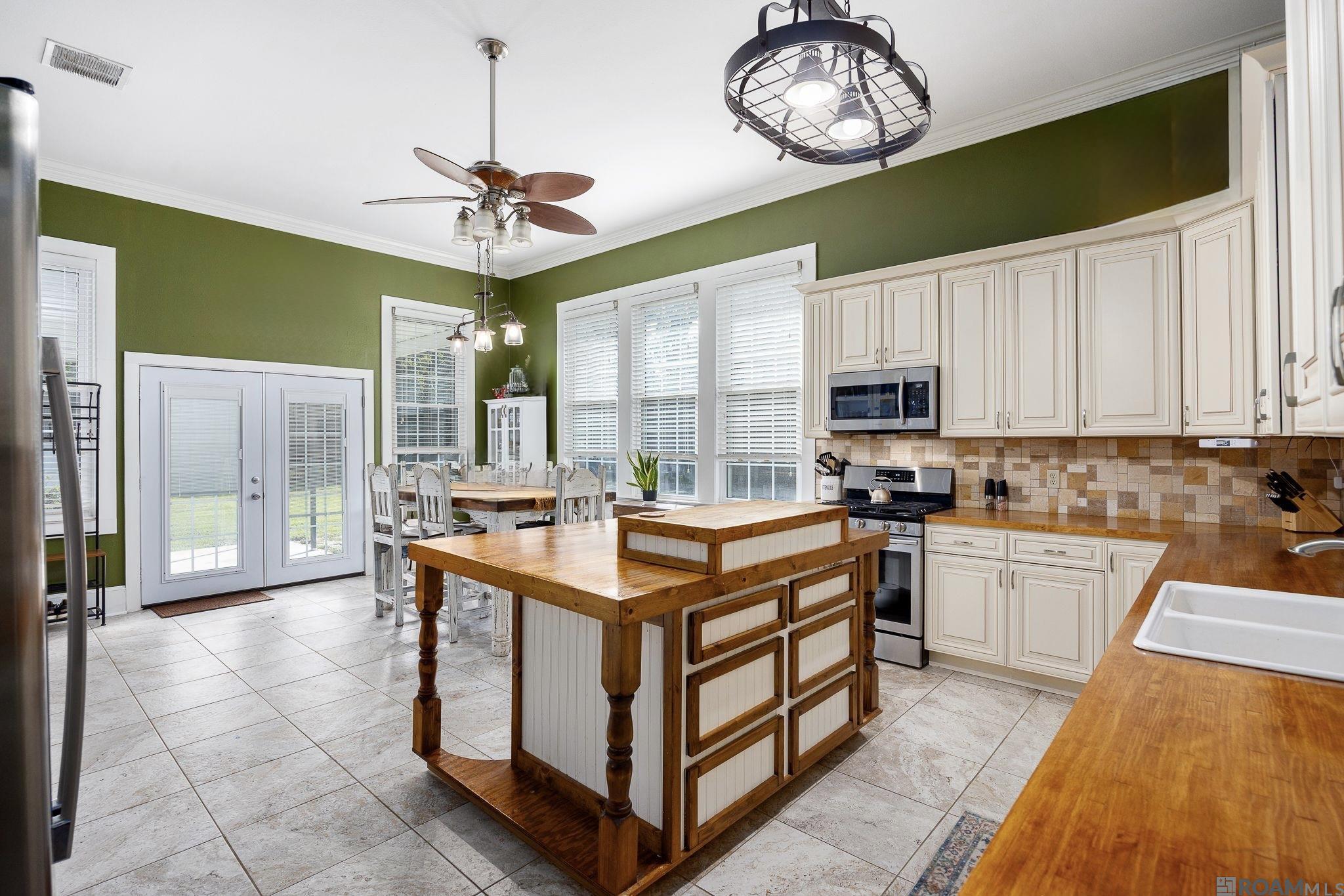 29601 Melanie St, Walker, LA, 70785