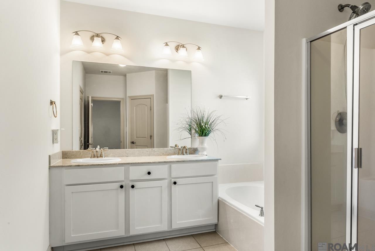 17604 Hoods Ridge Dr, Prairieville, LA, 70769