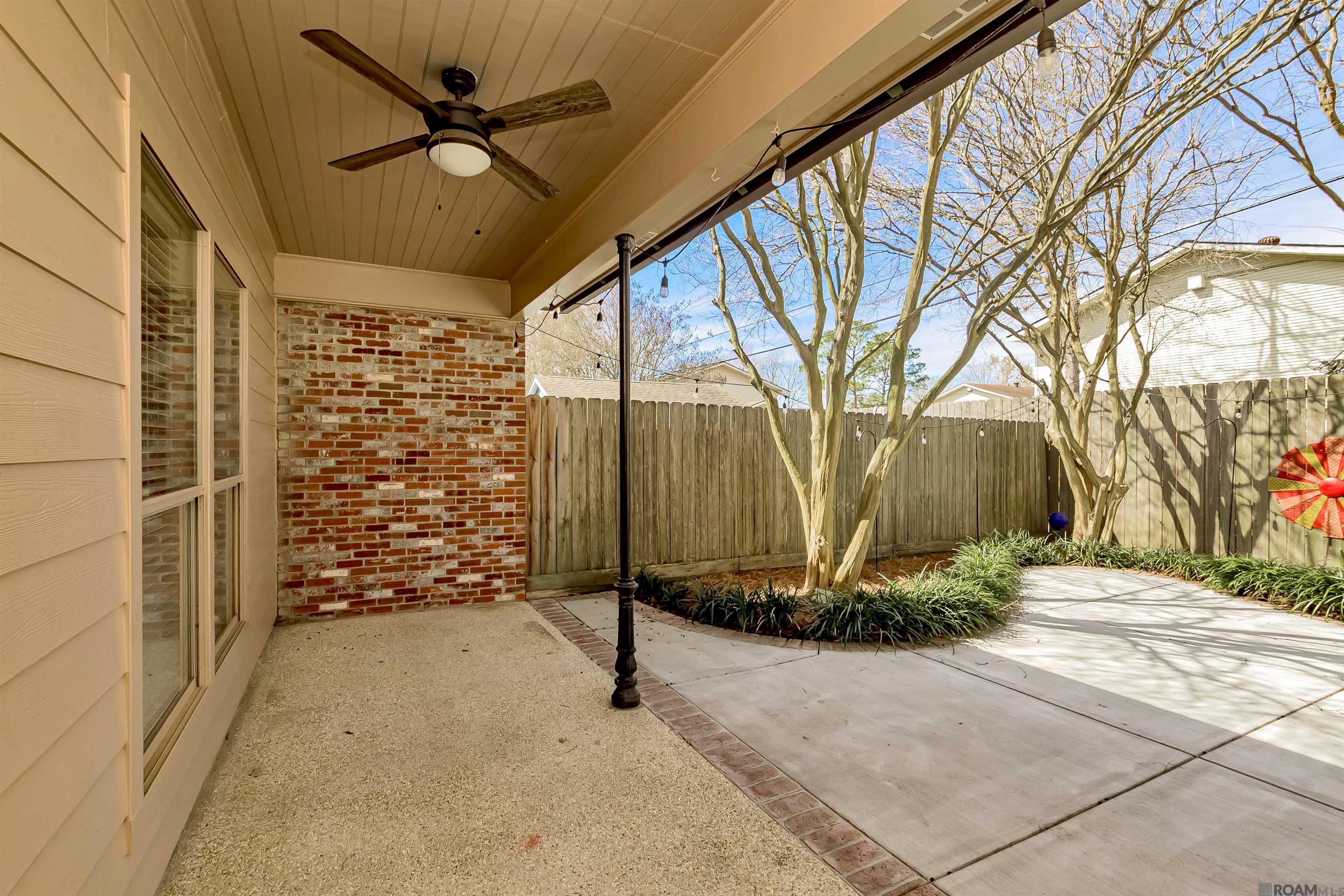 10674 Woodland Oaks, Baton Rouge, LA, 70809