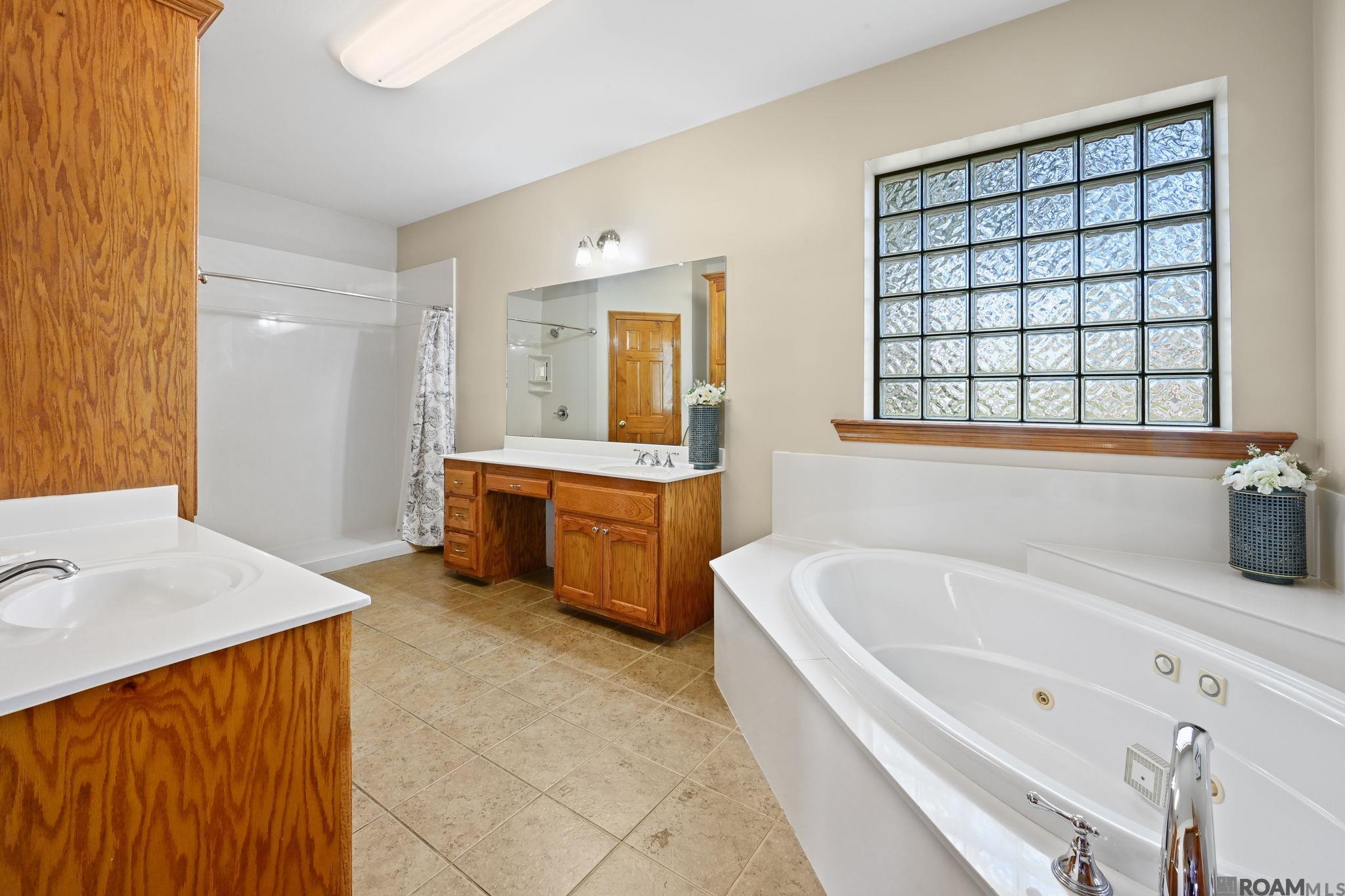 41255 Black Bayou Rd, Gonzales, LA, 70737