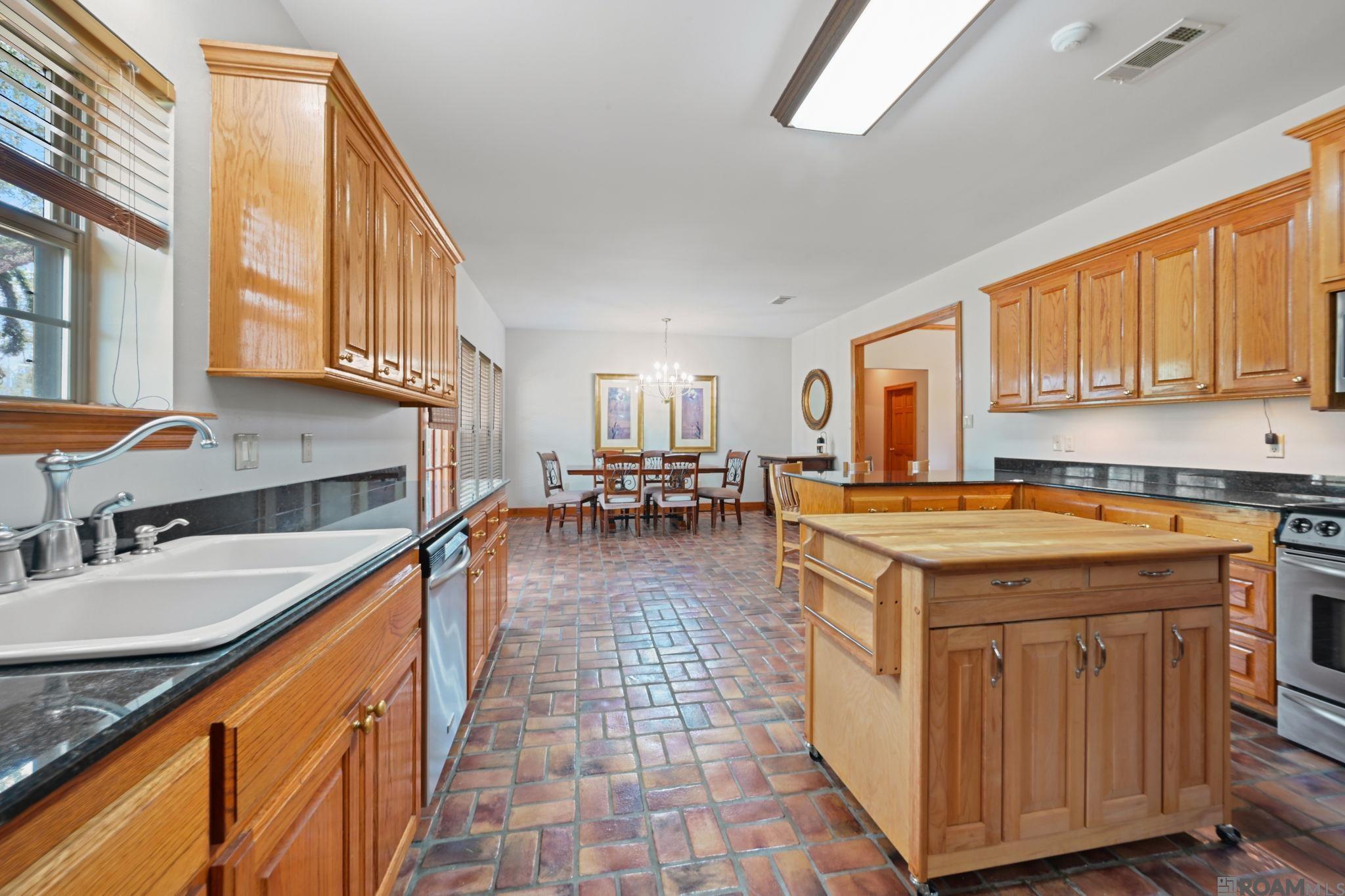 41255 Black Bayou Rd, Gonzales, LA, 70737