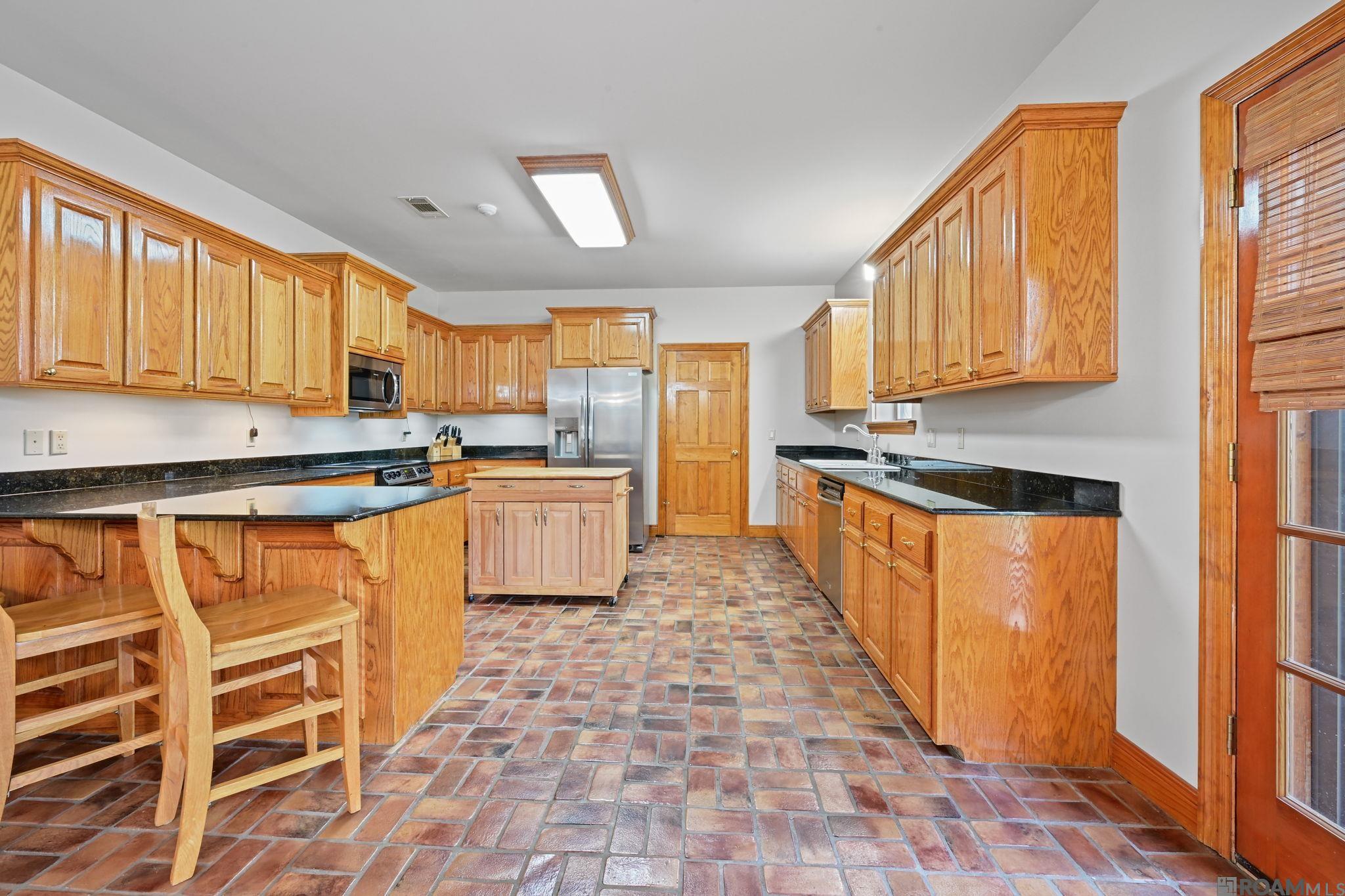 41255 Black Bayou Rd, Gonzales, LA, 70737