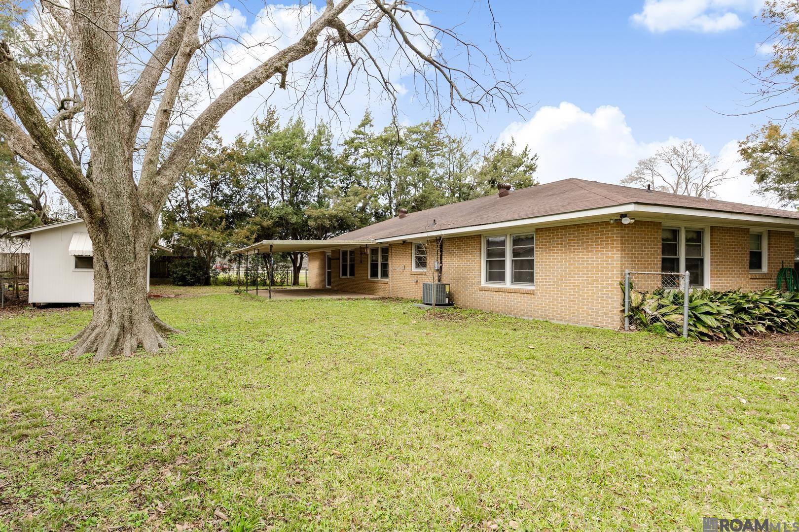 819 Ave F, Port Allen, LA, 70767