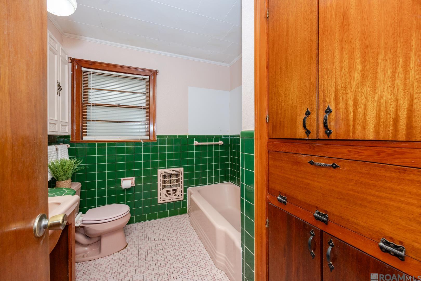 819 Ave F, Port Allen, LA, 70767