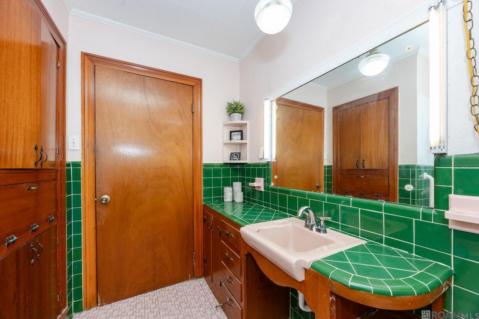 819 Ave F, Port Allen, LA, 70767