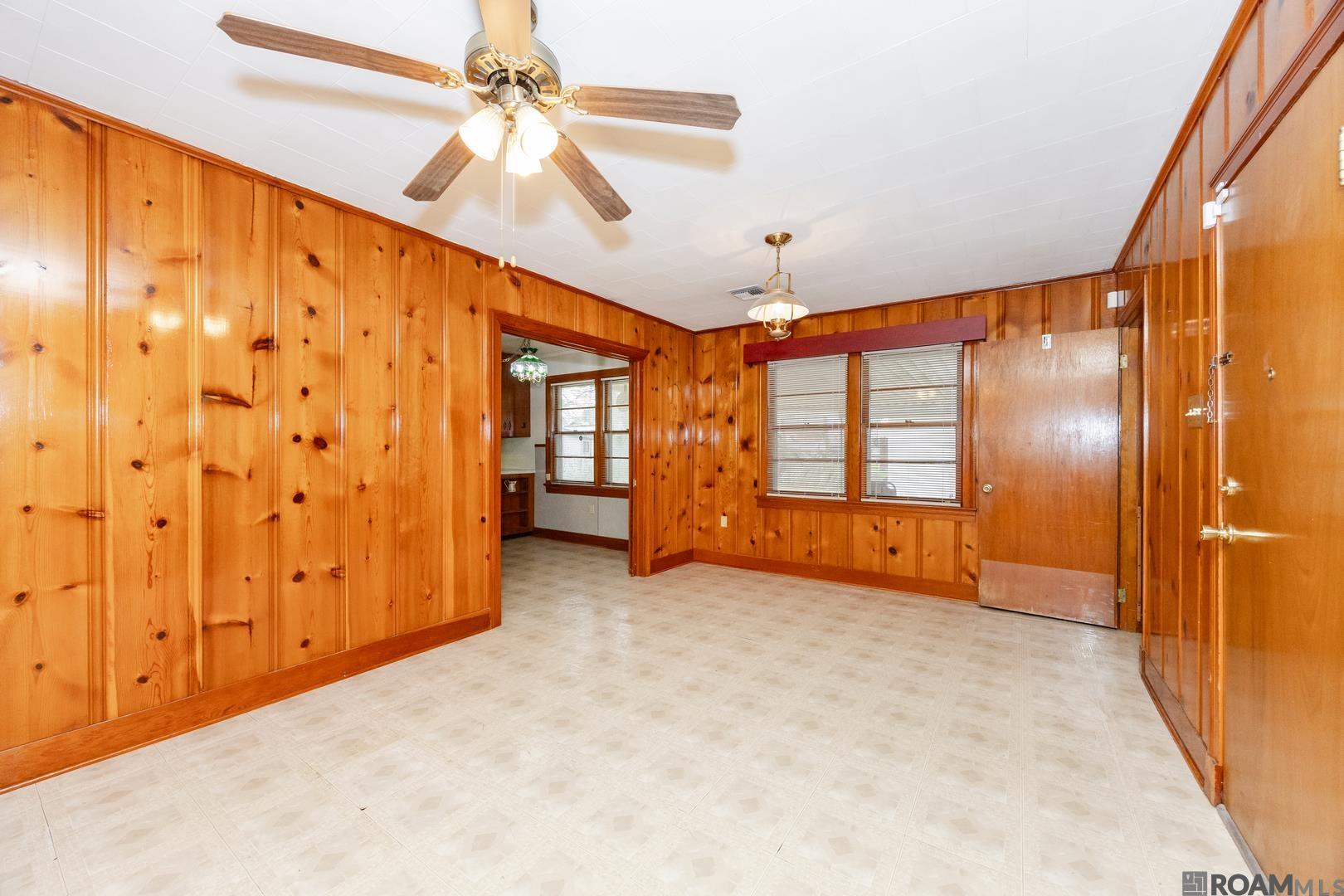 819 Ave F, Port Allen, LA, 70767