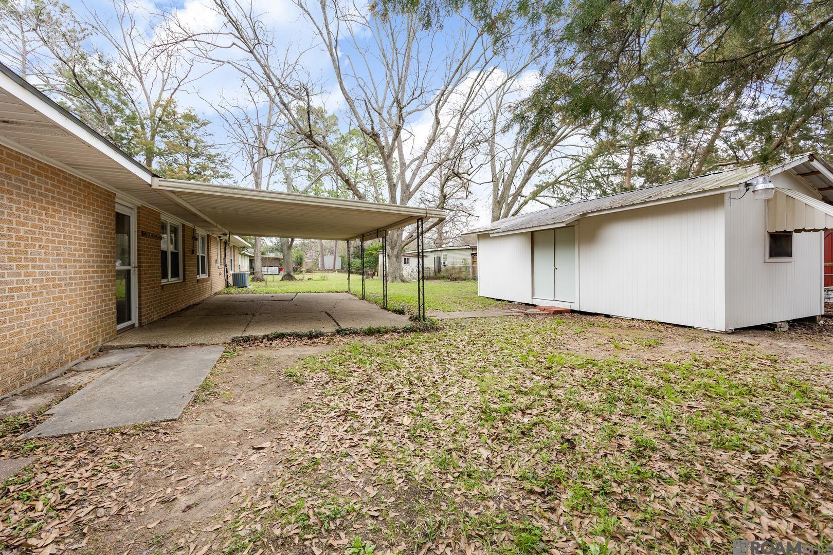 819 Ave F, Port Allen, LA, 70767