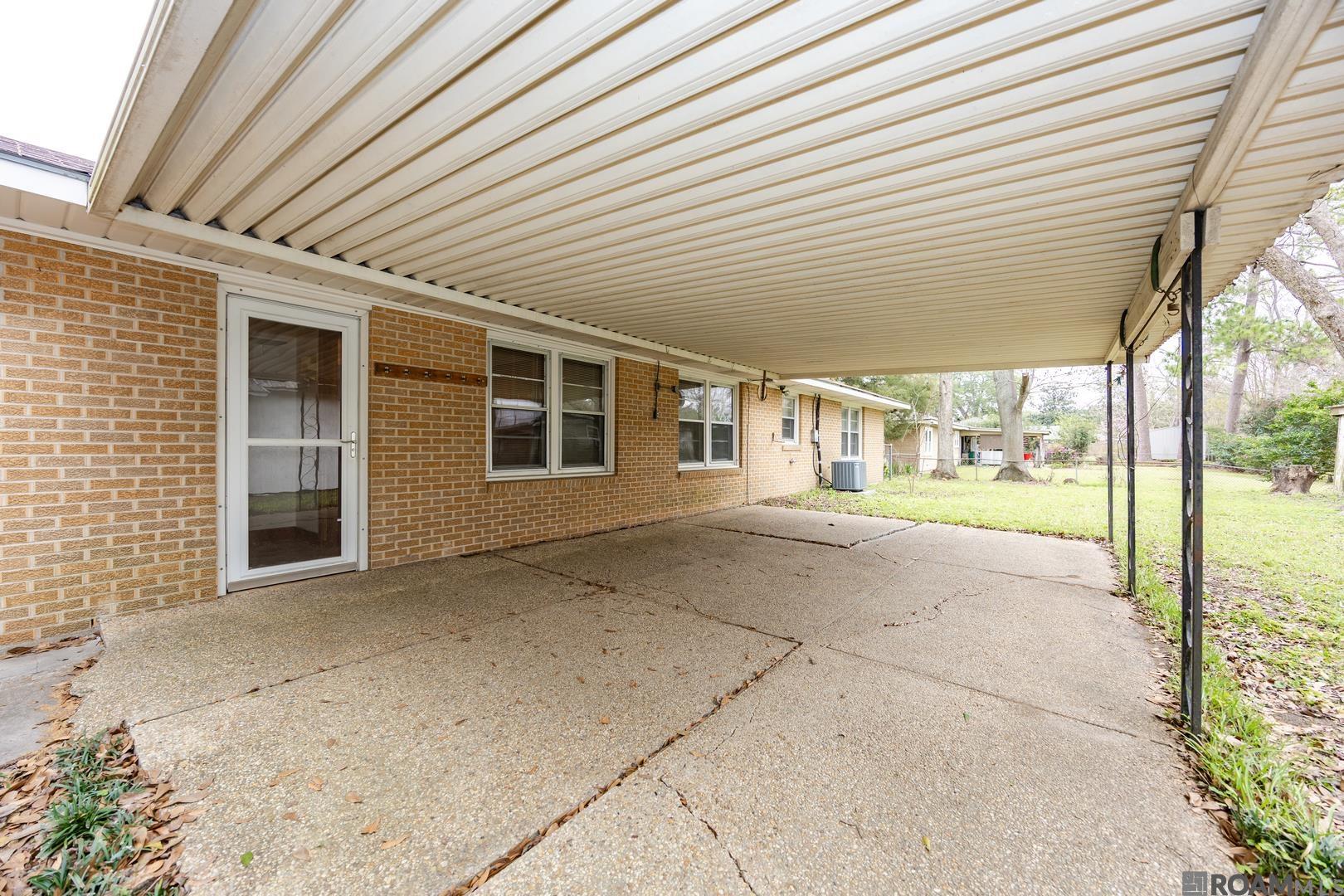 819 Ave F, Port Allen, LA, 70767