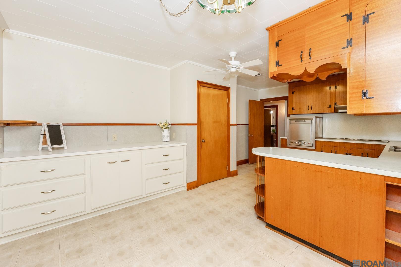 819 Ave F, Port Allen, LA, 70767