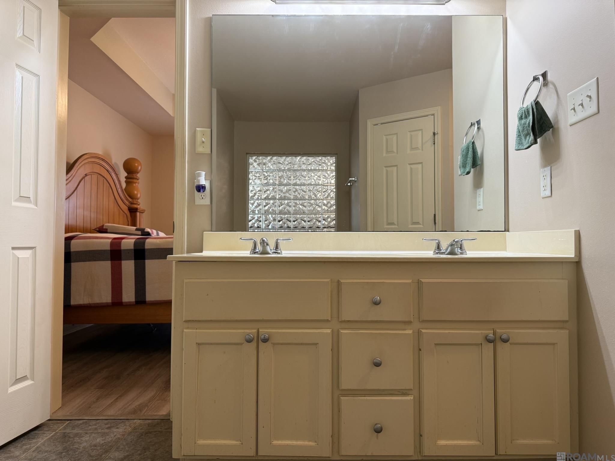 15290 W Bayou Dr, Prairieville, LA, 70769