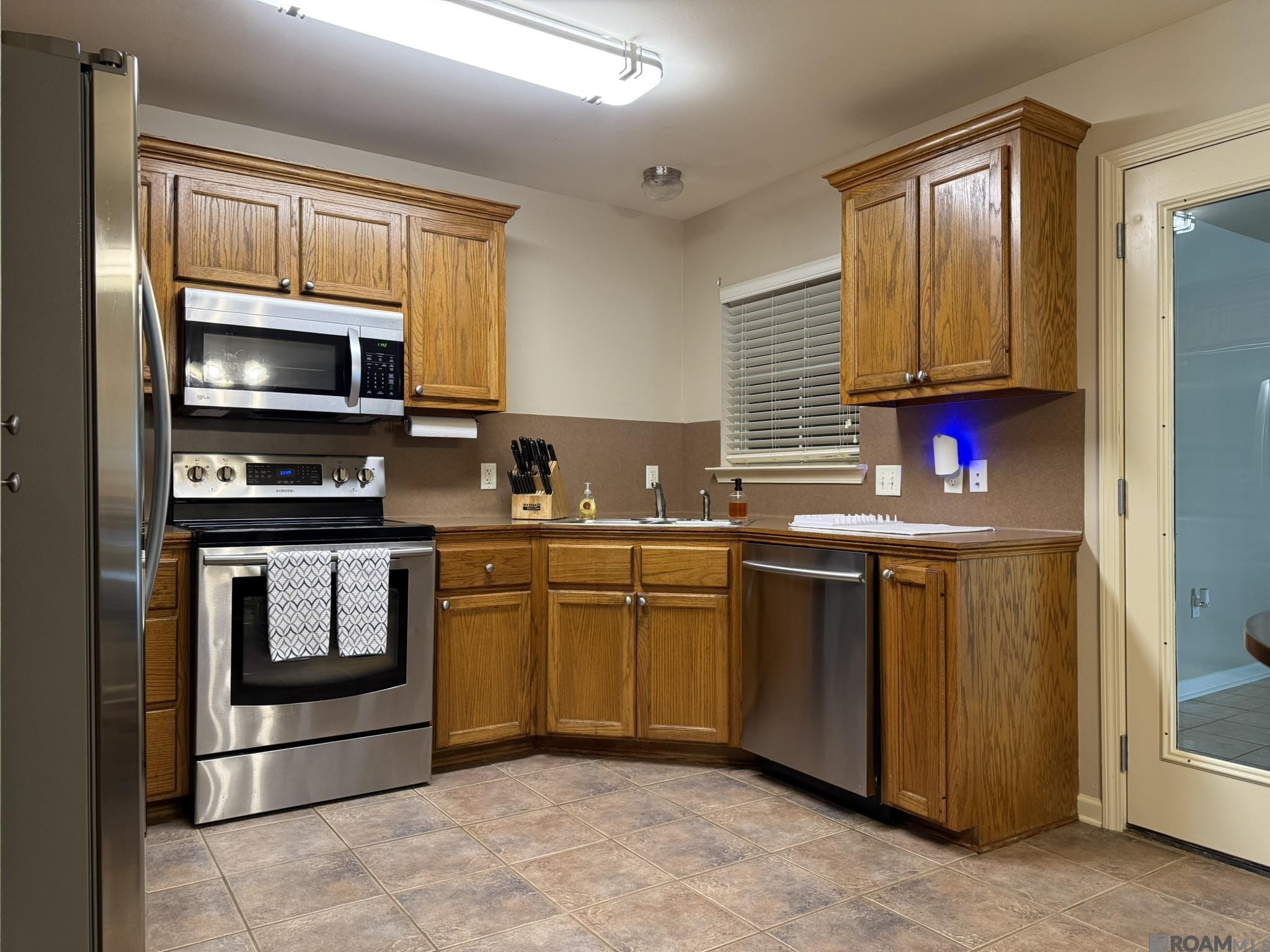 15290 W Bayou Dr, Prairieville, LA, 70769