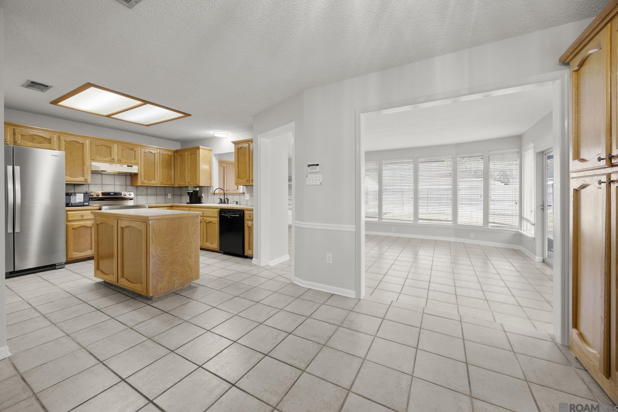 18596 White Oak Rd, Prairieville, LA, 70769