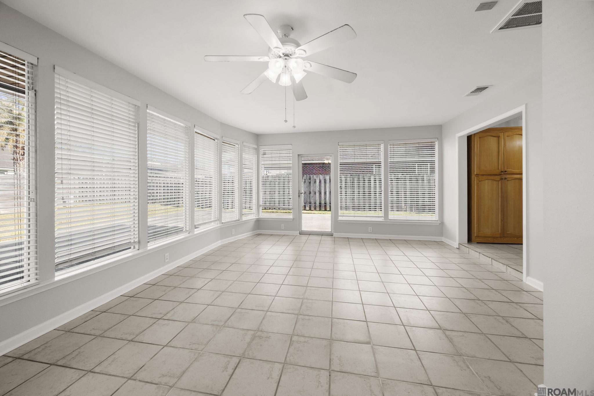 18596 White Oak Rd, Prairieville, LA, 70769