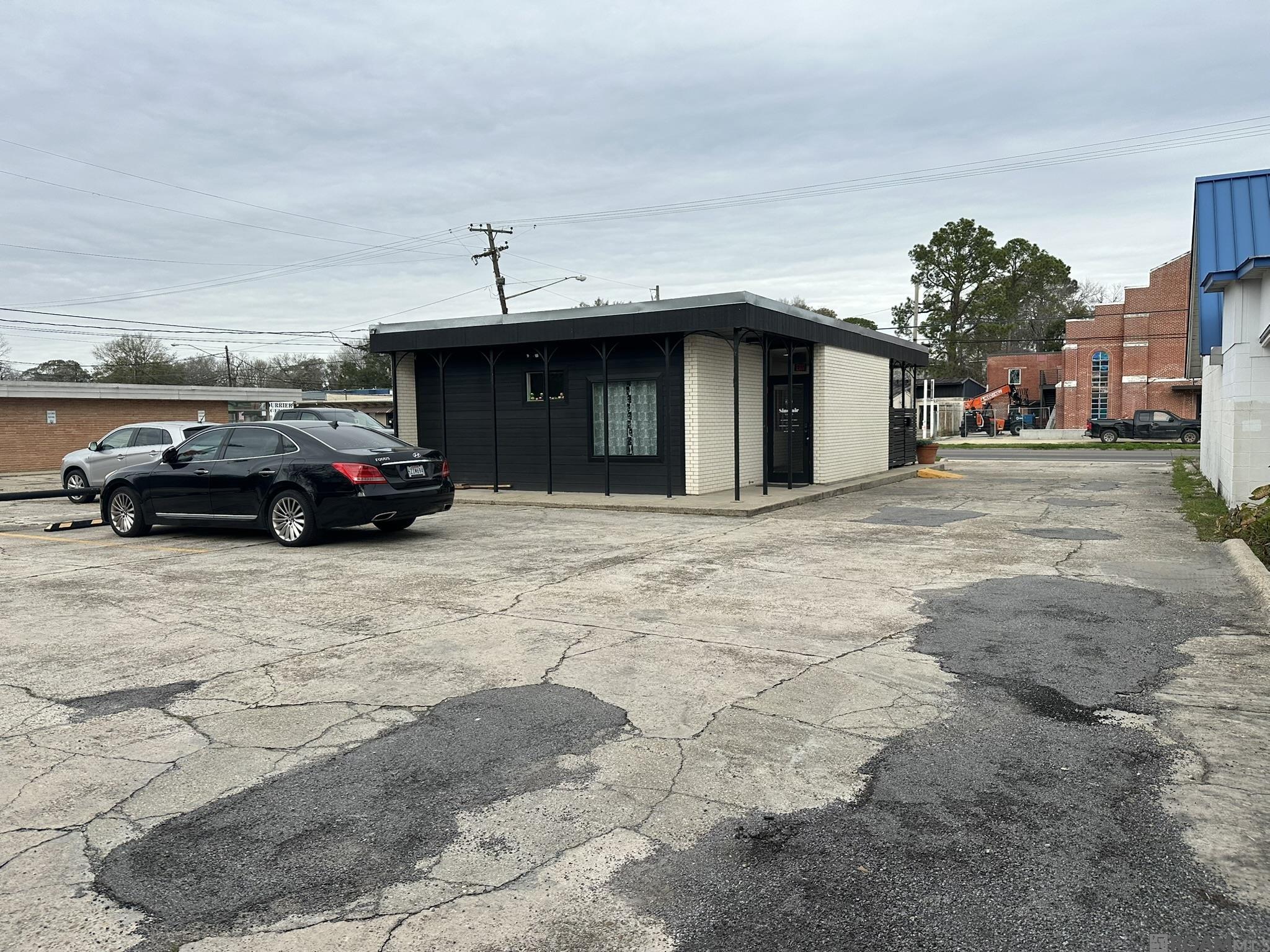 1733 N Acadian Thwy, Baton Rouge, LA, 70802