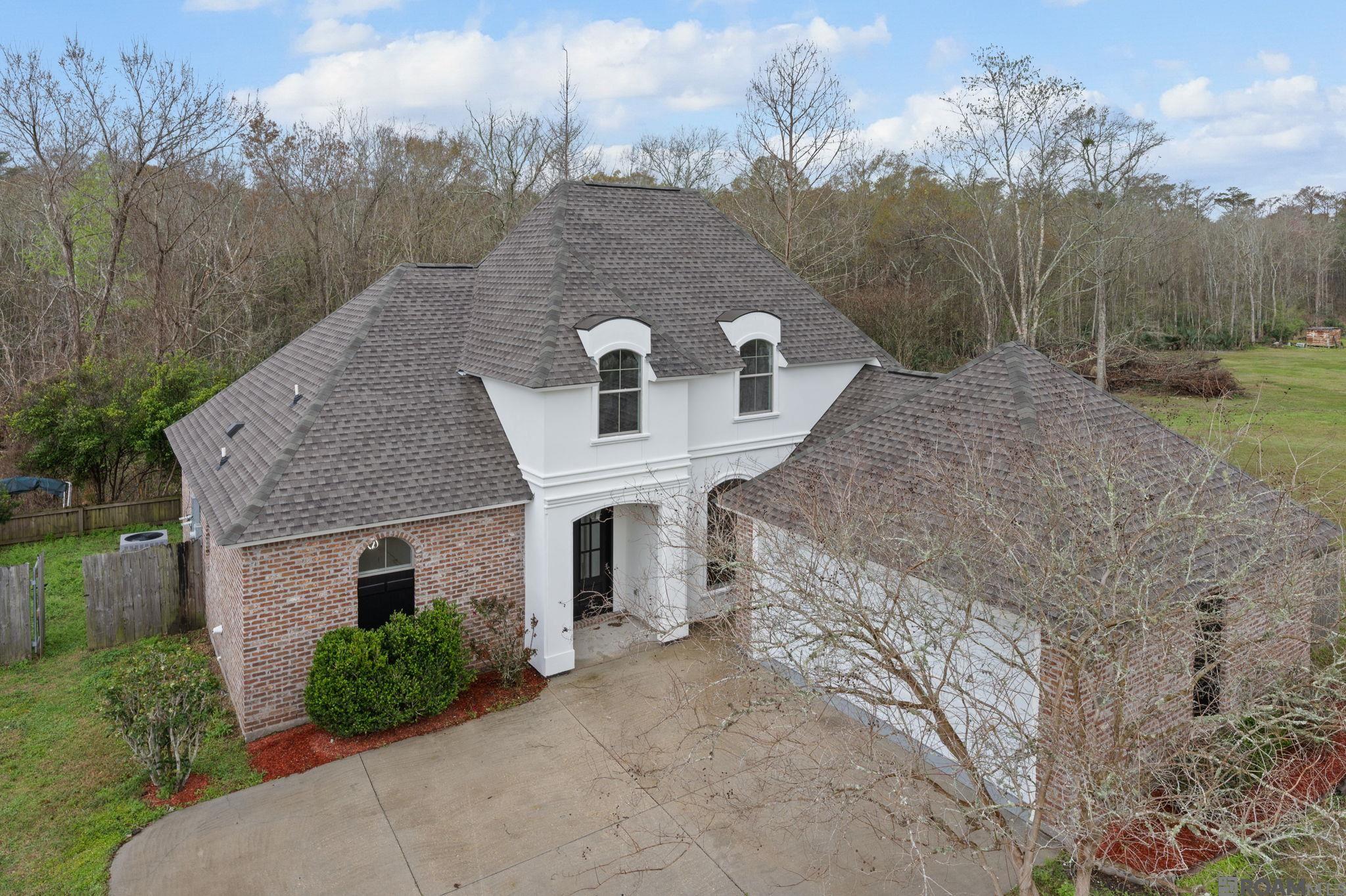 12289 River Highlands, St Amant, LA, 70774