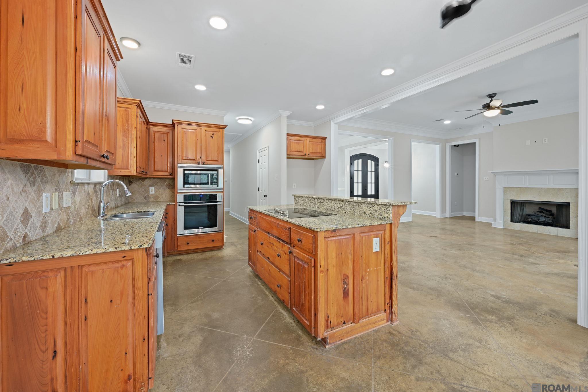 12289 River Highlands, St Amant, LA, 70774