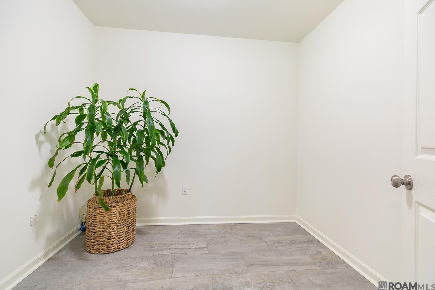 18553 Lake Iris Ave, Baton Rouge, LA, 70817