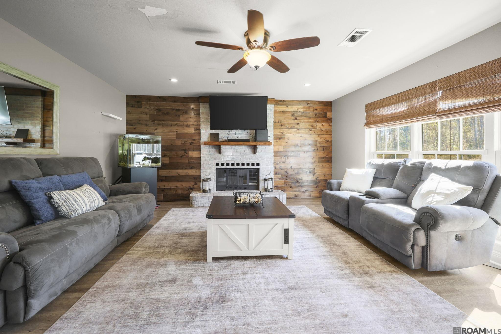 45340 Gold Place Rd, St Amant, LA, 70774