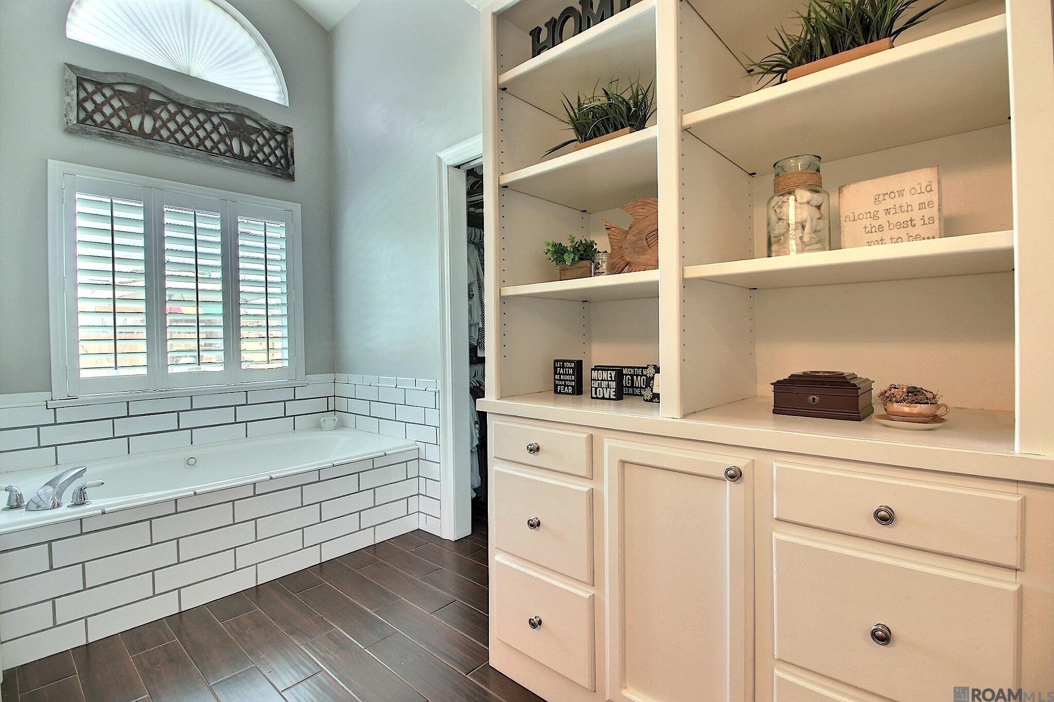 3204 White Lane Dr, Baton Rouge, LA, 70816