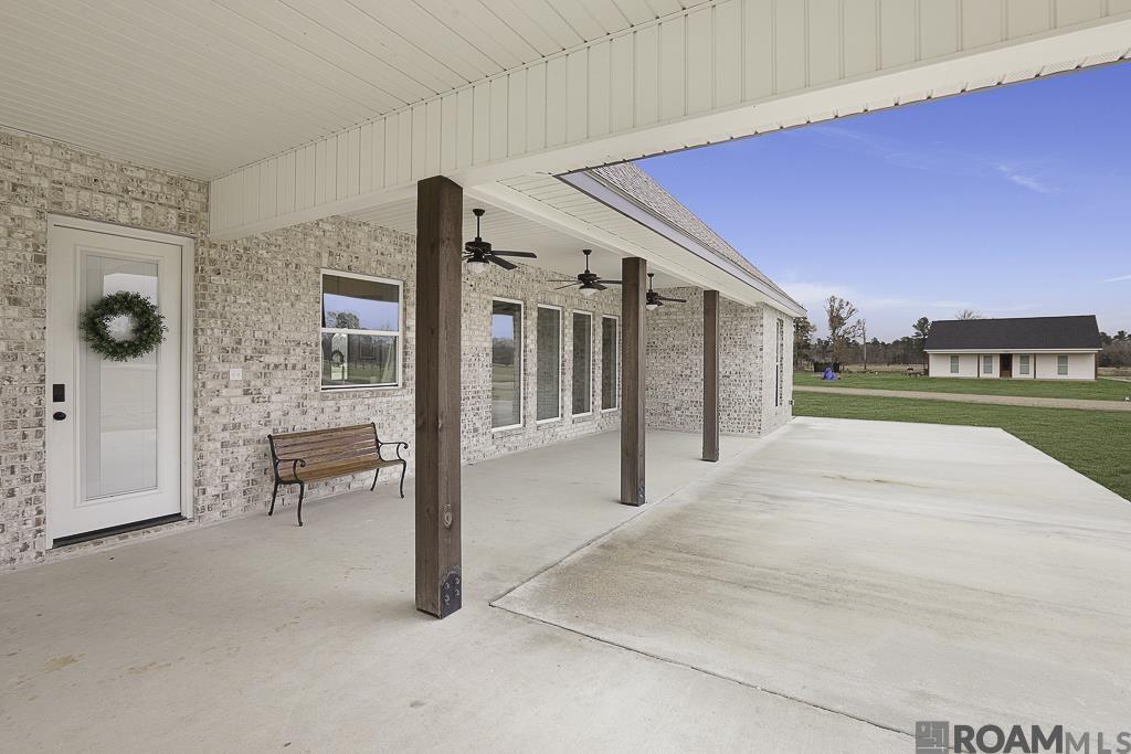 18056 Critter Cove Ln, Livingston, LA, 70754