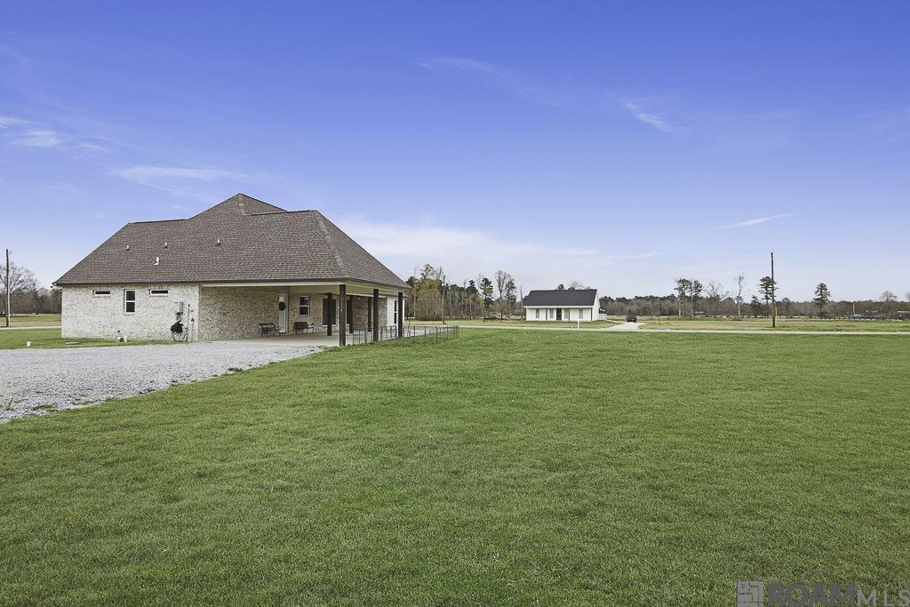 18056 Critter Cove Ln, Livingston, LA, 70754