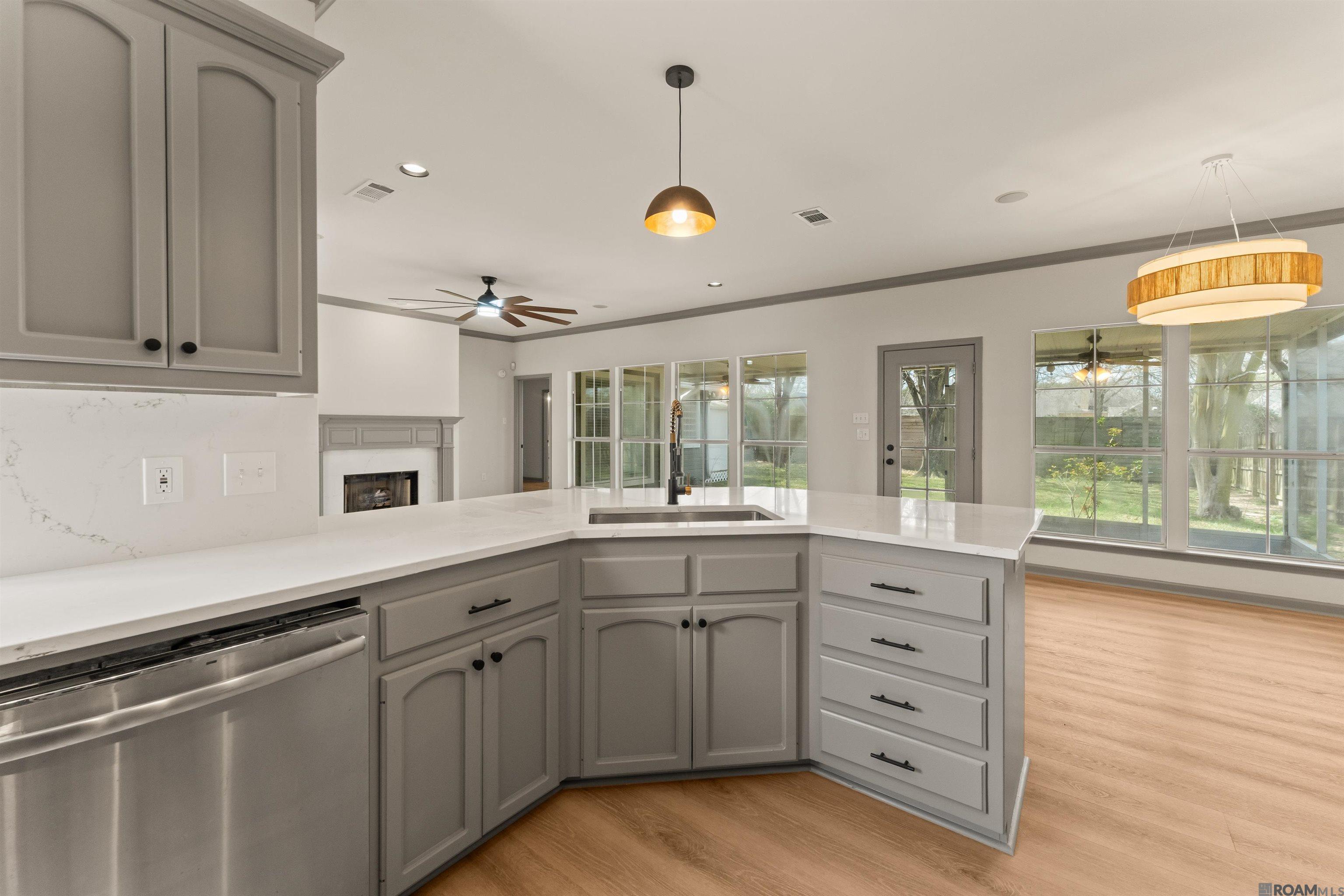 3988 Meadow Ridge Dr, Baton Rouge, LA, 70817