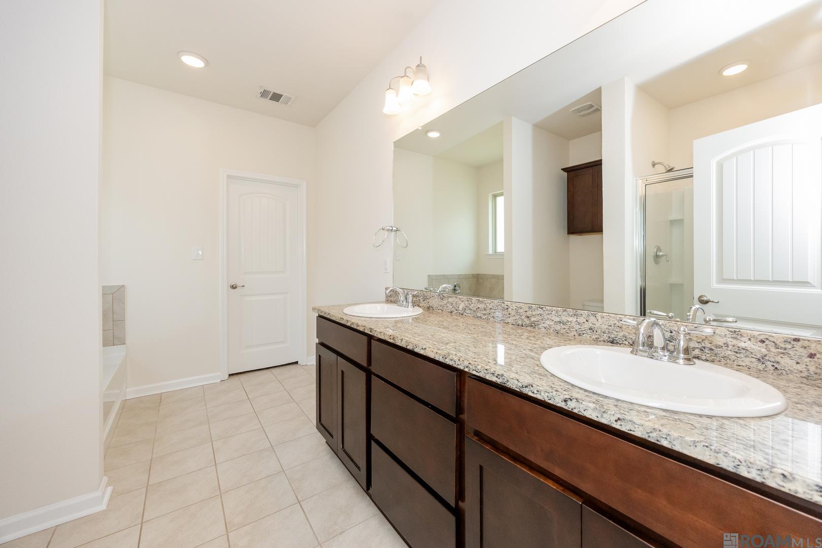 7648 W Pelican Lakes Ave, Baton Rouge, LA, 70820