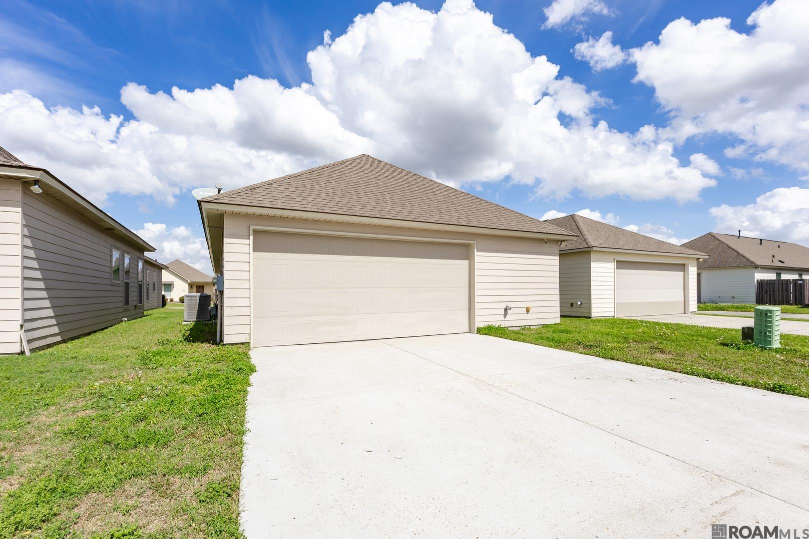 7648 W Pelican Lakes Ave, Baton Rouge, LA, 70820