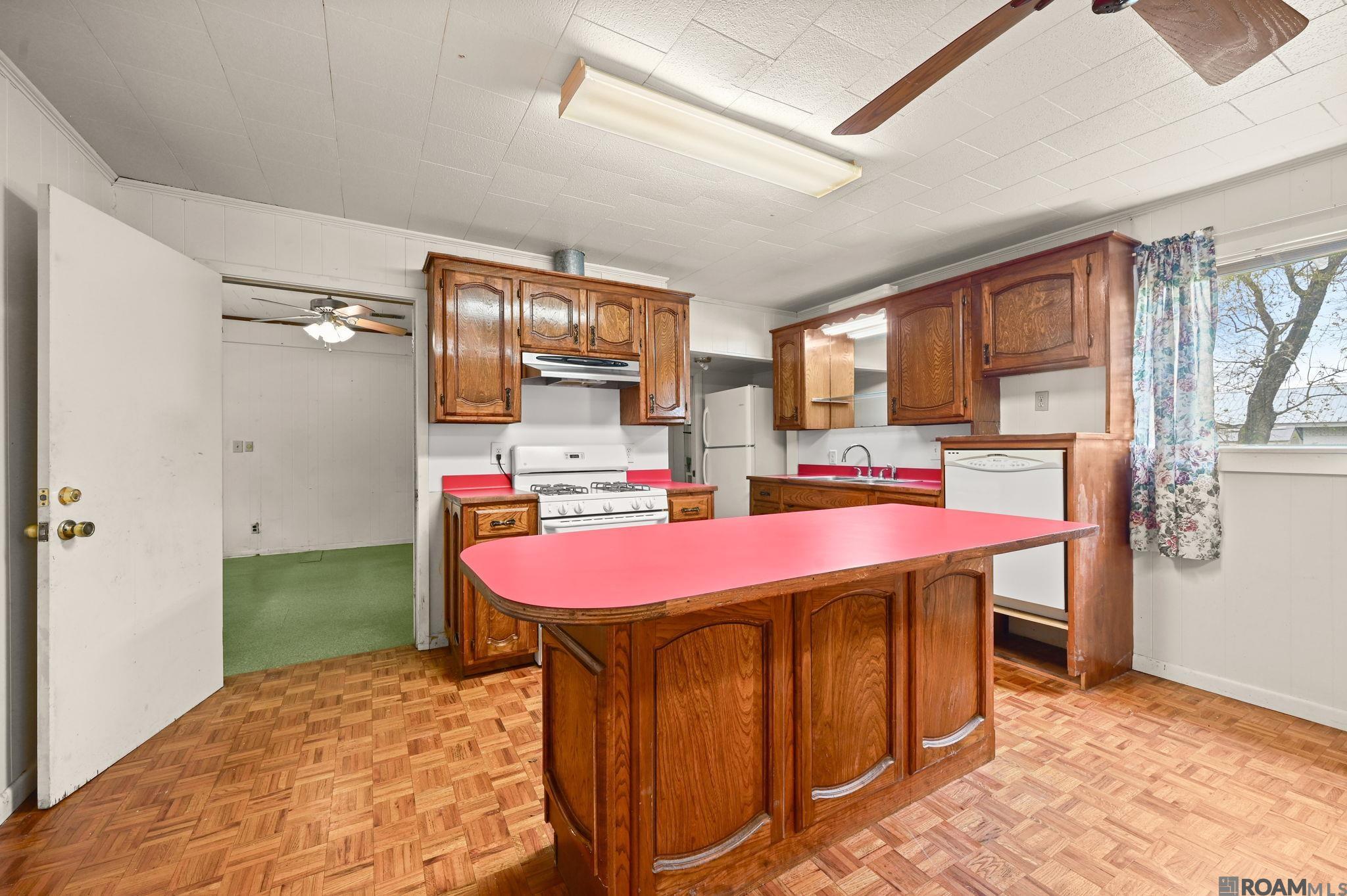 507 N Bryan, Gonzales, LA, 70737