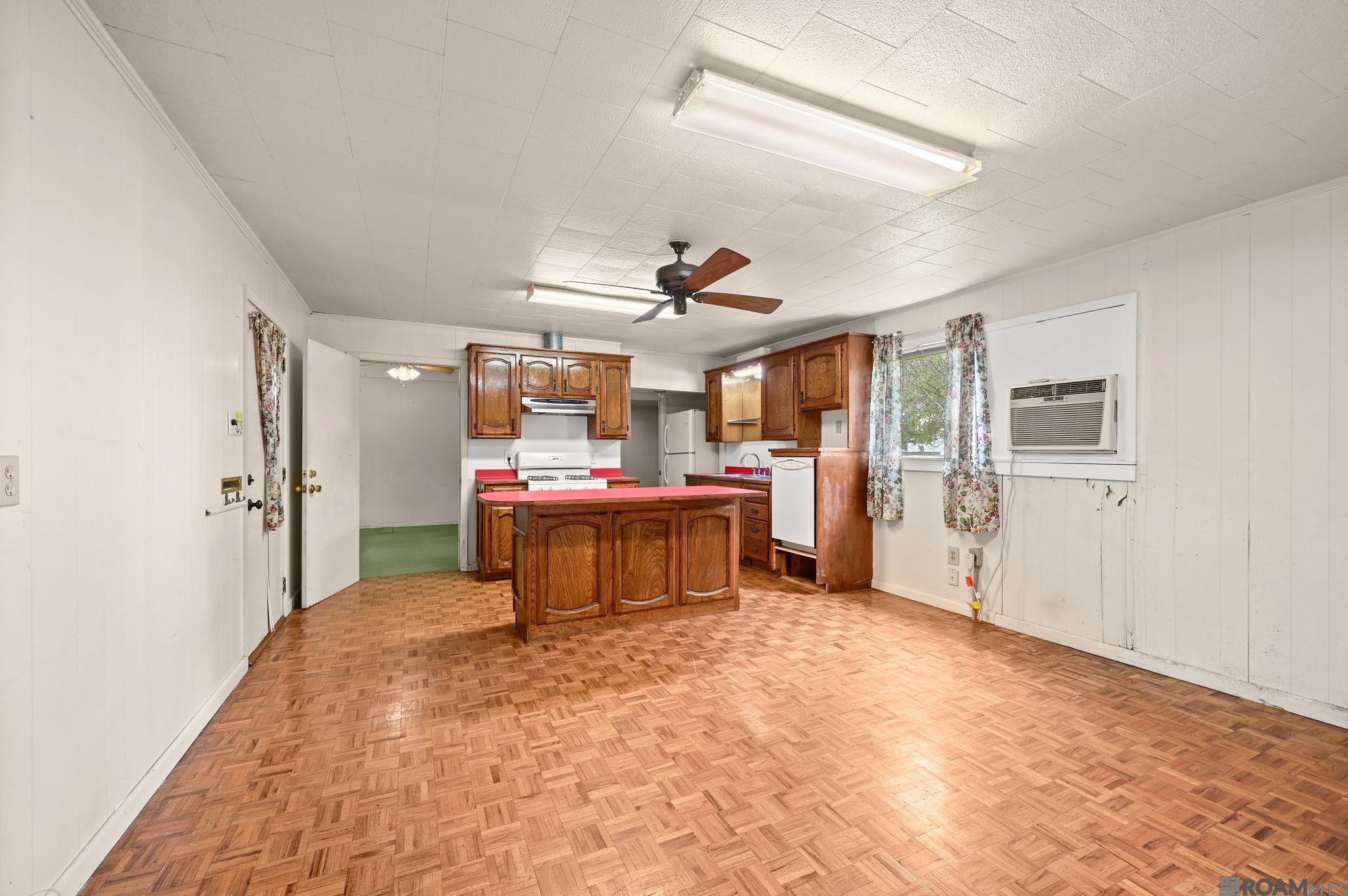 507 N Bryan, Gonzales, LA, 70737