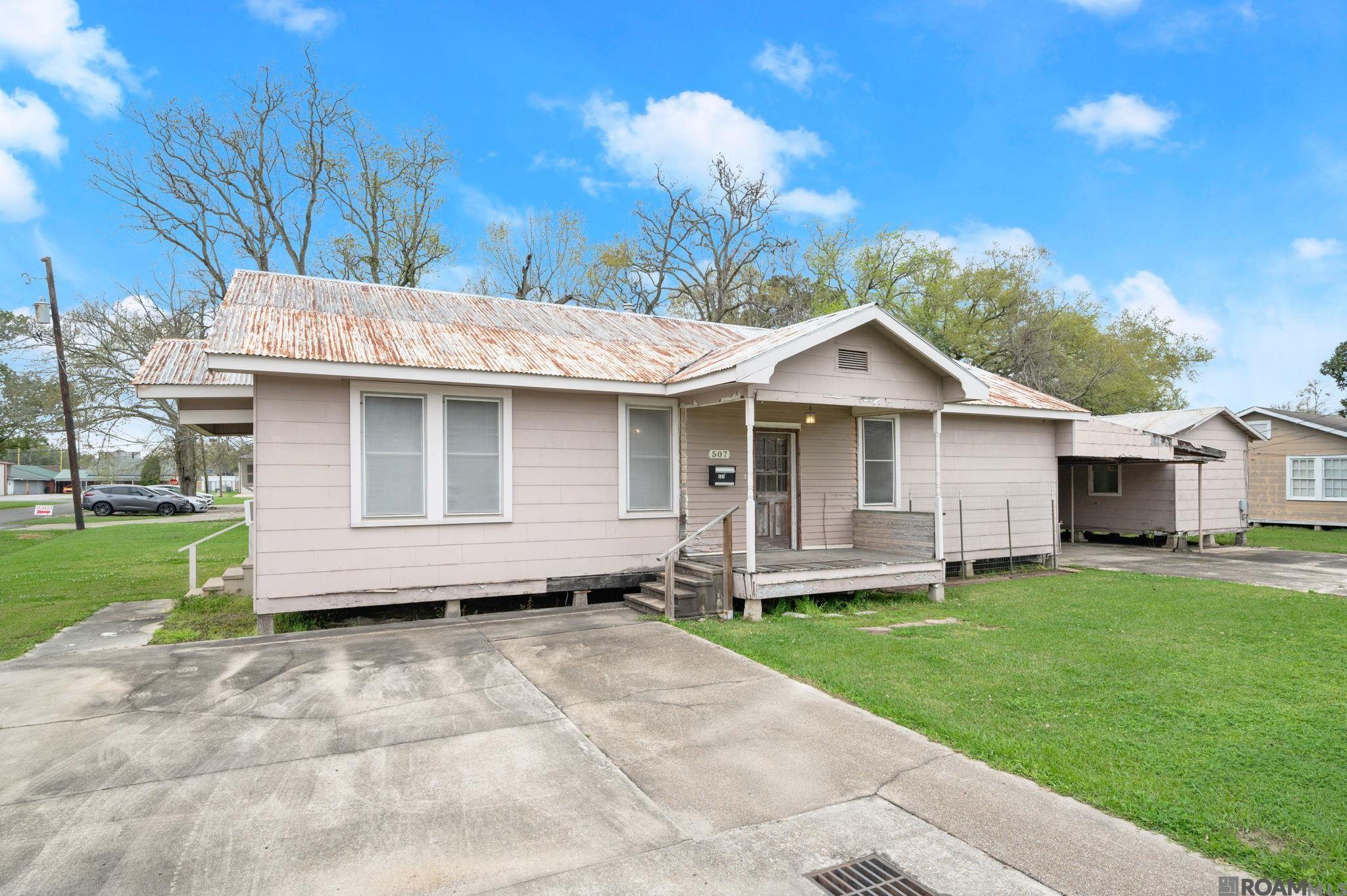 507 N Bryan, Gonzales, LA, 70737