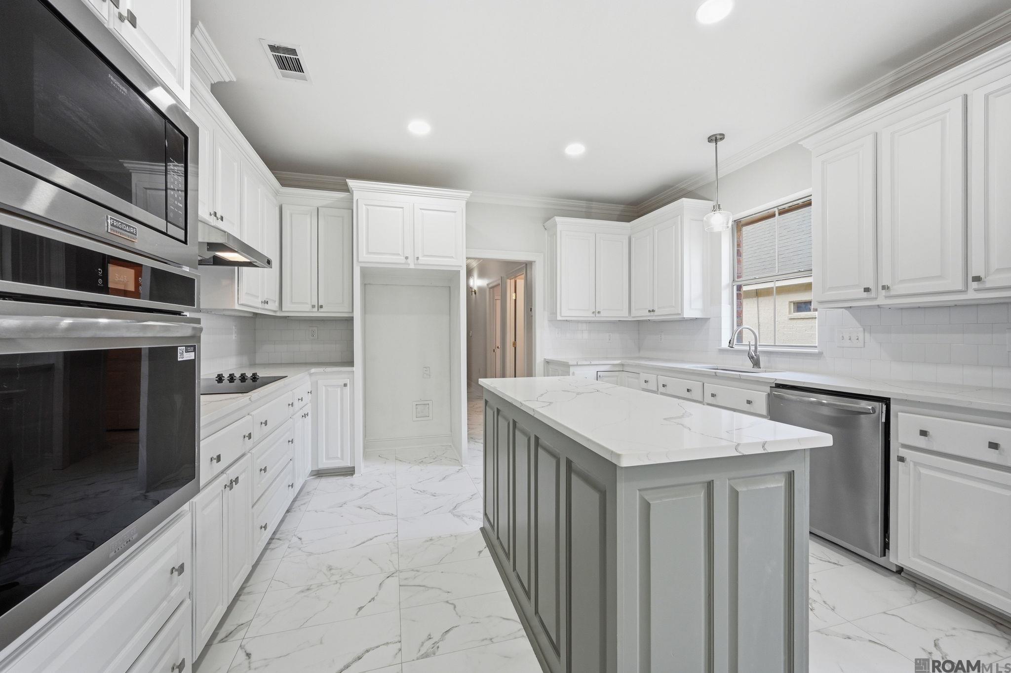 17202 Sweet Olive Dr, Saint George, LA, 70817