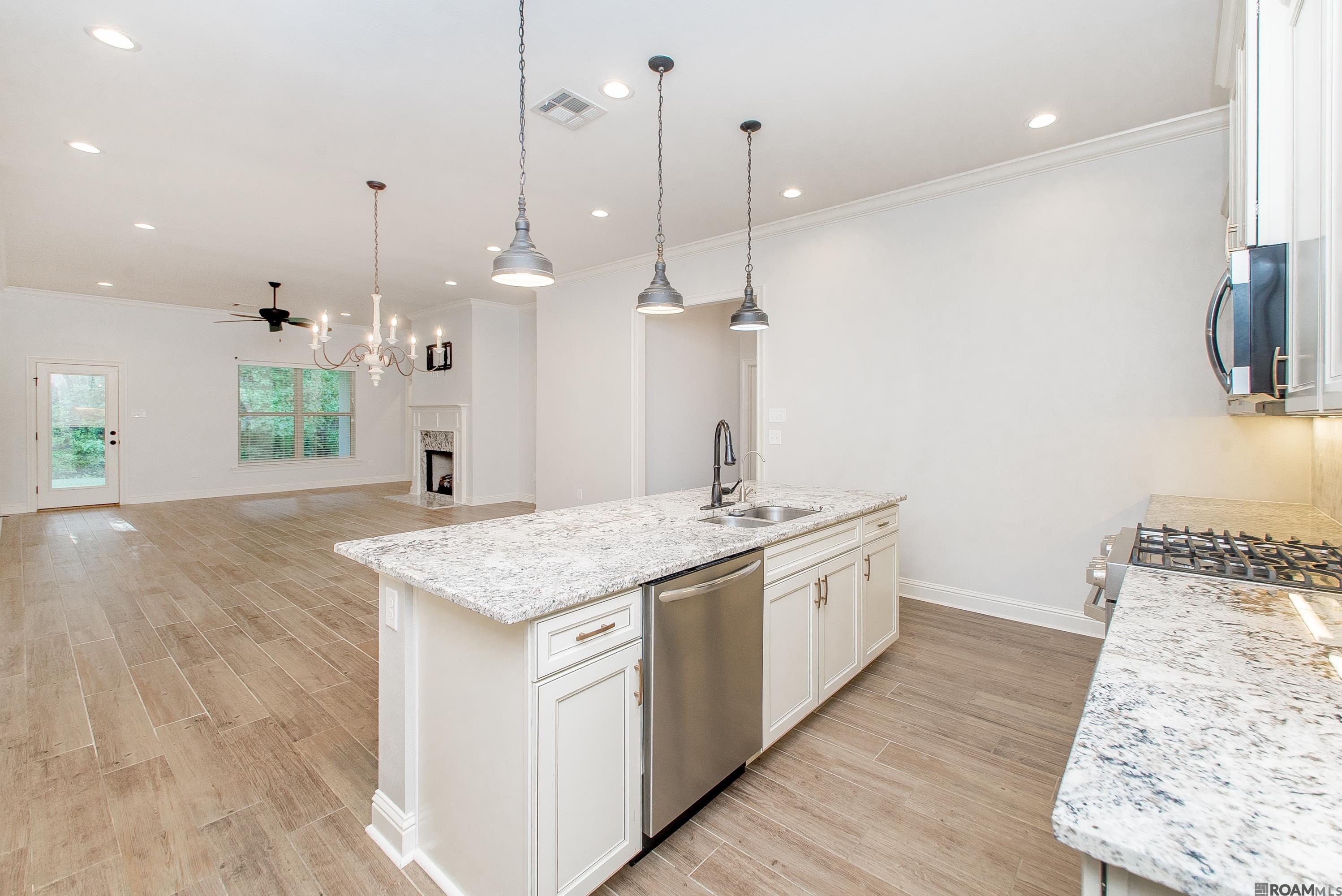 26811 Montbury Dr, Denham Springs, LA, 70726