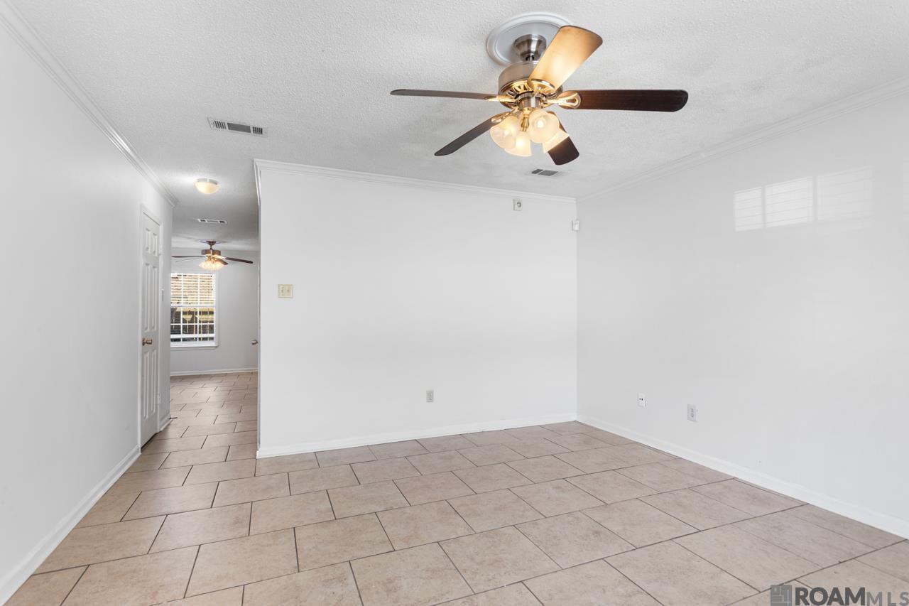 4624 Parkoaks Dr UNIT 11, Baton Rouge, LA, 70816