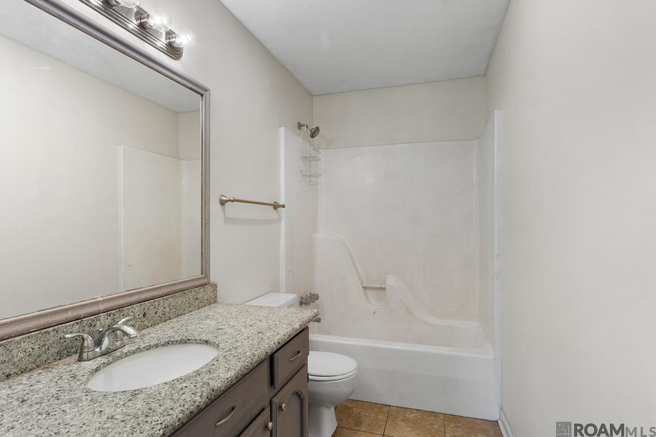 4624 Parkoaks Dr UNIT 11, Baton Rouge, LA, 70816