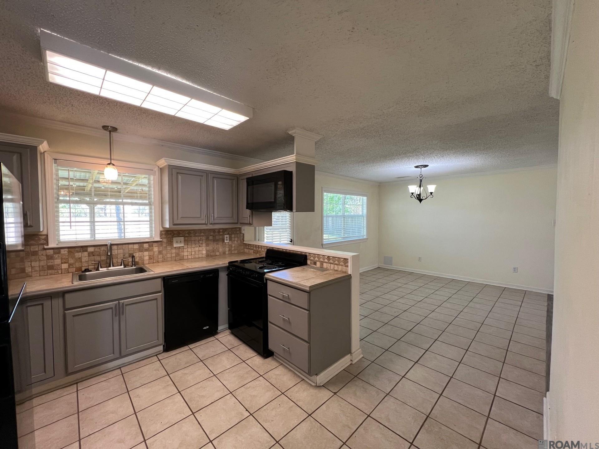 8849 Timber Dr, Denham Springs, LA, 70726