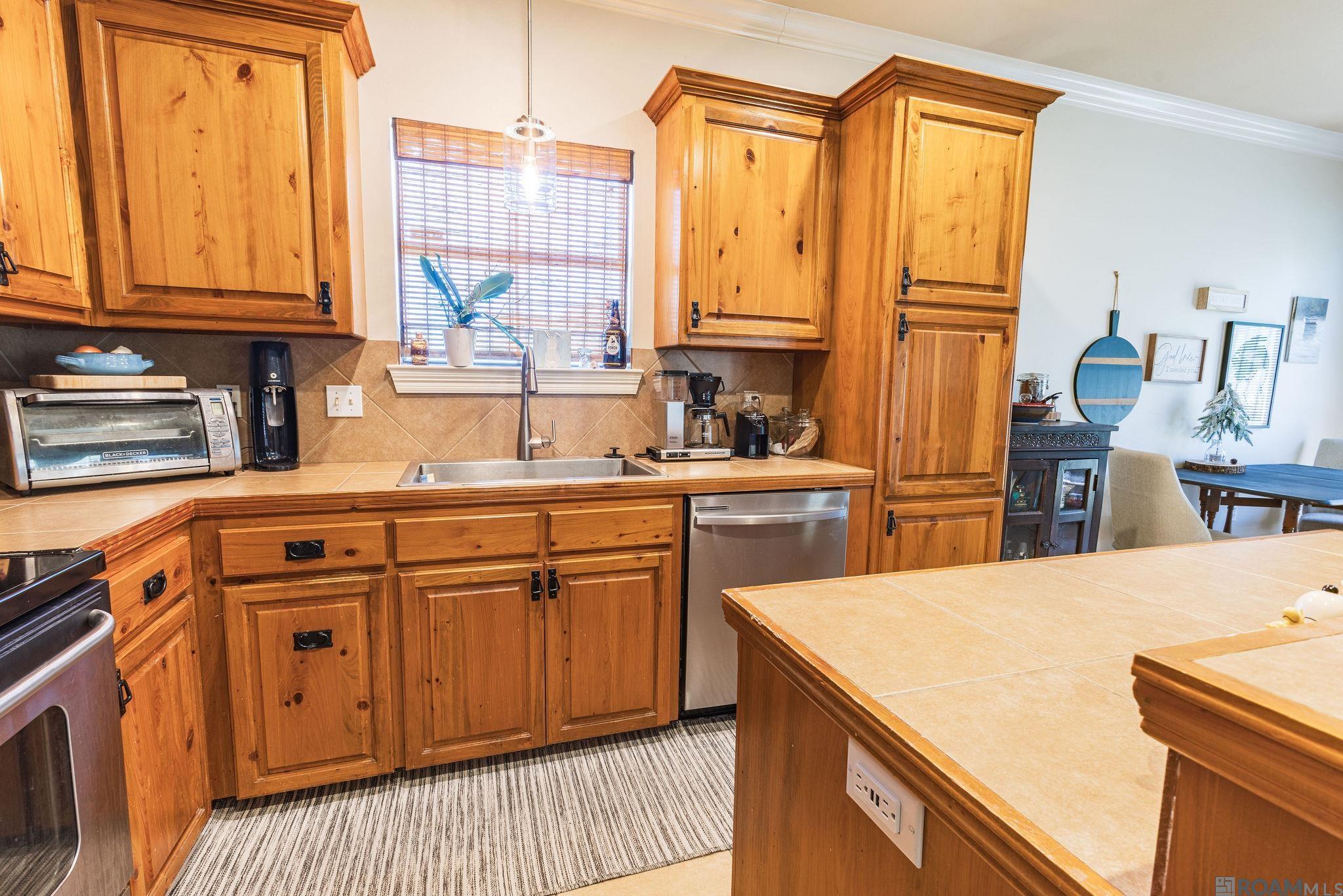 3101 Nicholson Lake Dr, Baton Rouge, LA, 70810