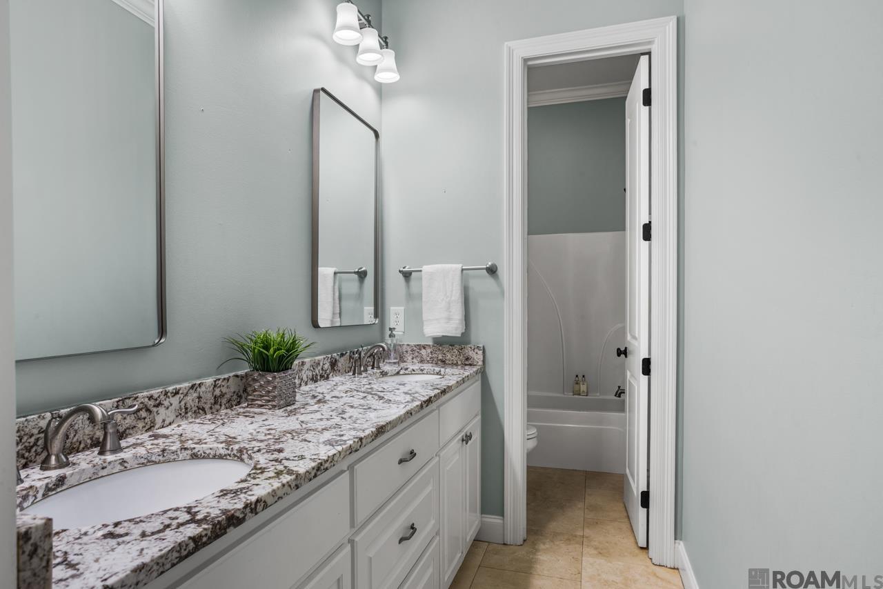 18170 Vis-a-vis Ave, Saint George, LA, 70817