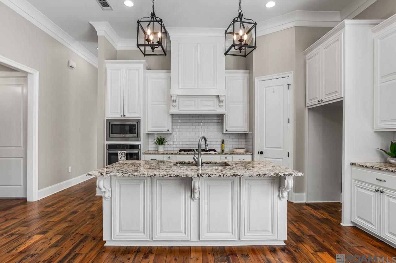 18170 Vis-a-vis Ave, Saint George, LA, 70817