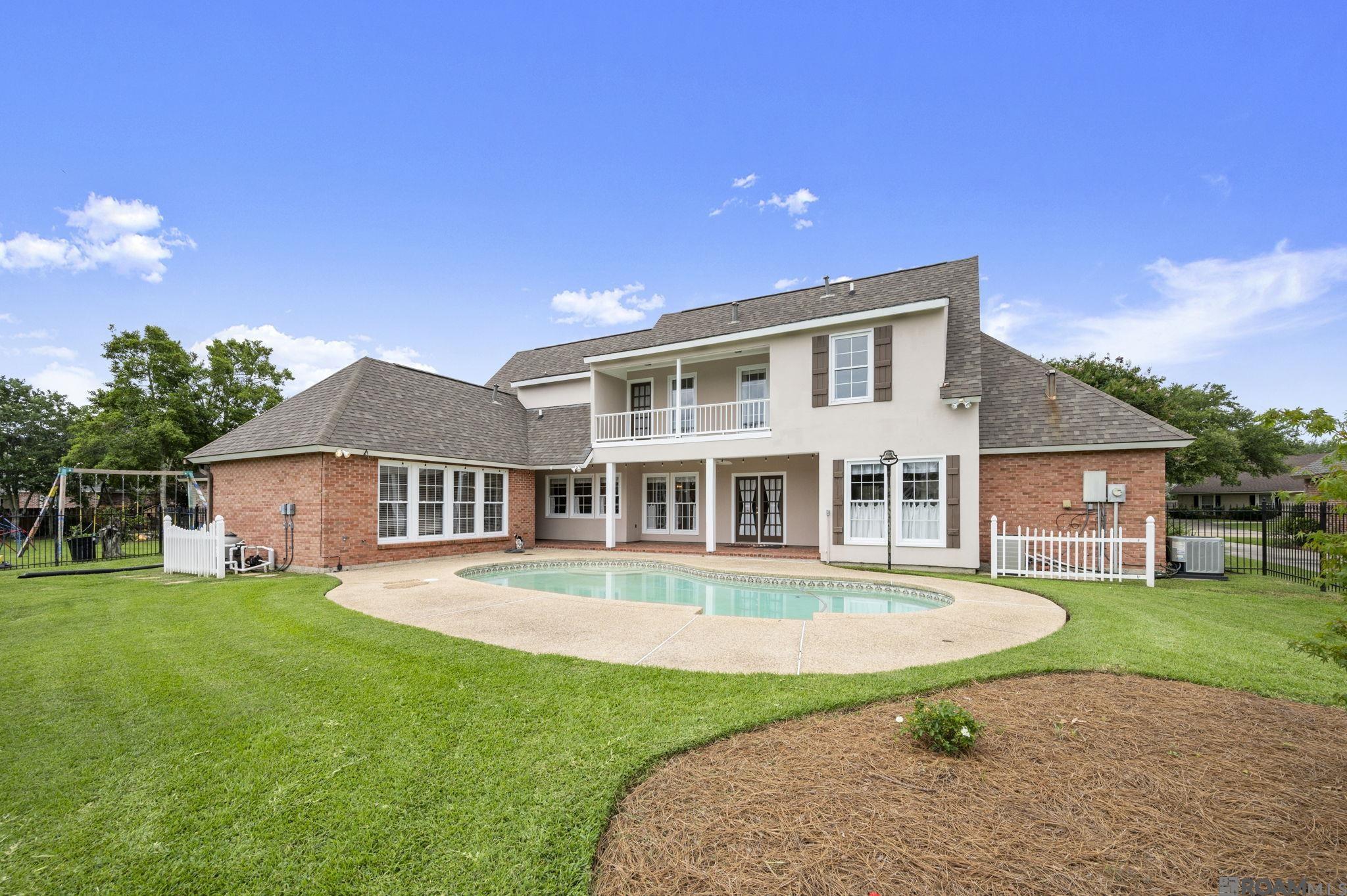 12511 S Lake Sherwood Ave, Baton Rouge, LA, 70816