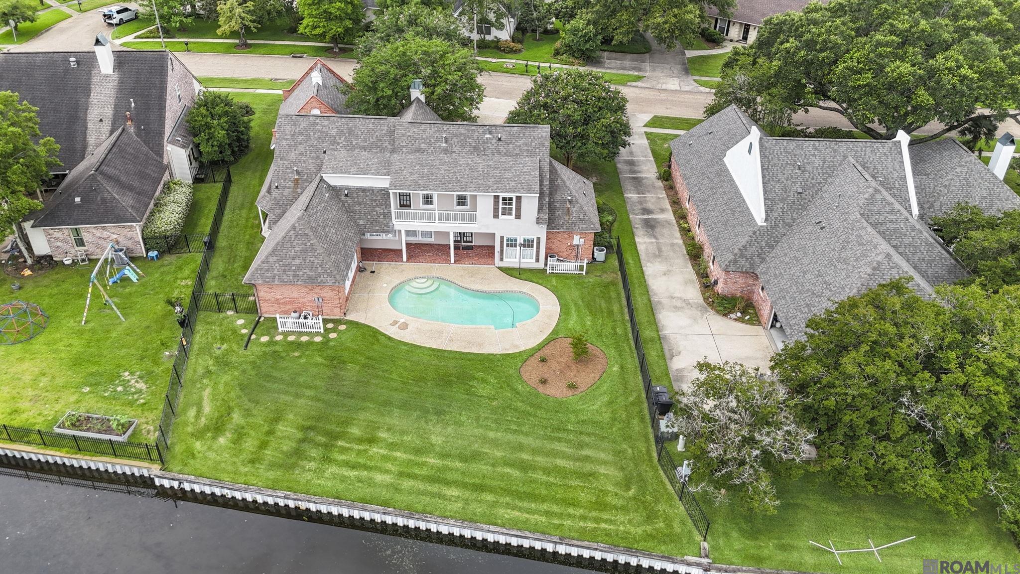 12511 S Lake Sherwood Ave, Baton Rouge, LA, 70816